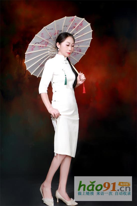 薇薇：T臺展現(xiàn)成熟女性優(yōu)雅與自信風采