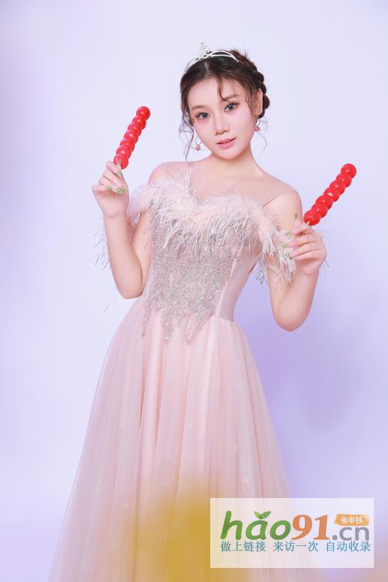 顏可可：驚艷亮相，優雅舞者氣質令人心動！