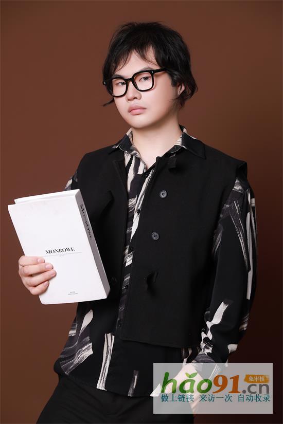 東方時尚美學先鋒——七尚:鏡頭內外的多元時尚魅力