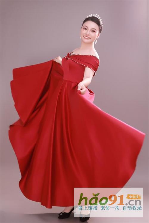 紀雙楠：時尚寵兒，引領潮流風向標