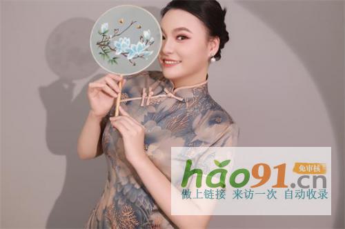 紀雙楠：時尚寵兒，引領潮流風向標