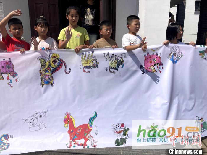河北武強：300余名孩子手繪百米年畫長卷_文化新聞動態