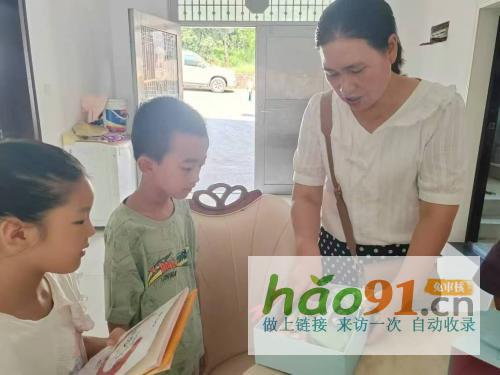 婁底市婁星區：中秋送暖愛心“家訪”點亮童心