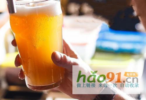 千島湖啤酒：足球盛宴中的清爽伴侶