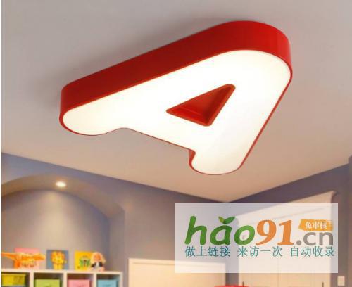 乾匠電子燈飾專賣店,從燈具到飾品配搭銷售多姿多彩